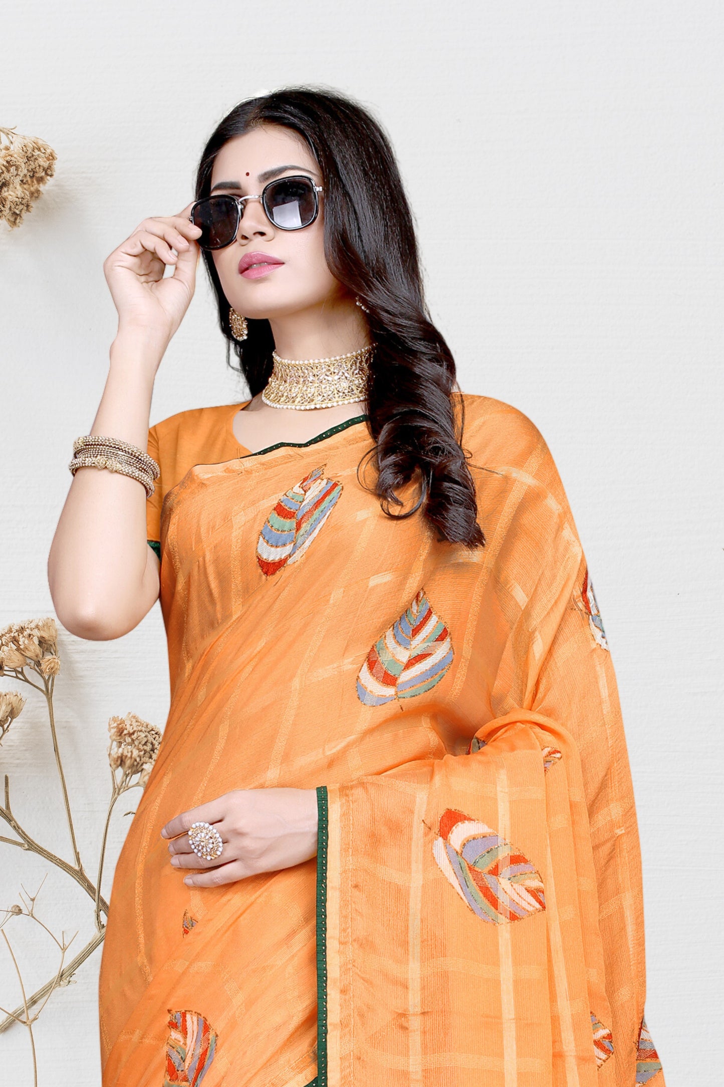 Hightex Georgette Checks pattern Leaf Printed Saree