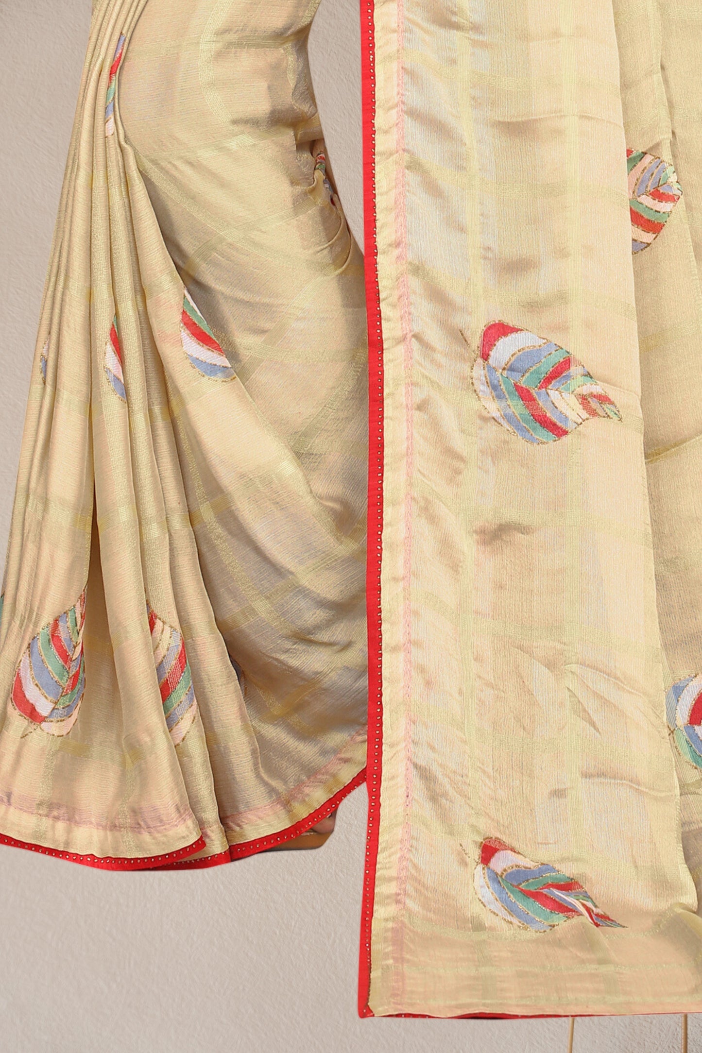 Hightex Georgette Checks pattern Leaf Printed Saree