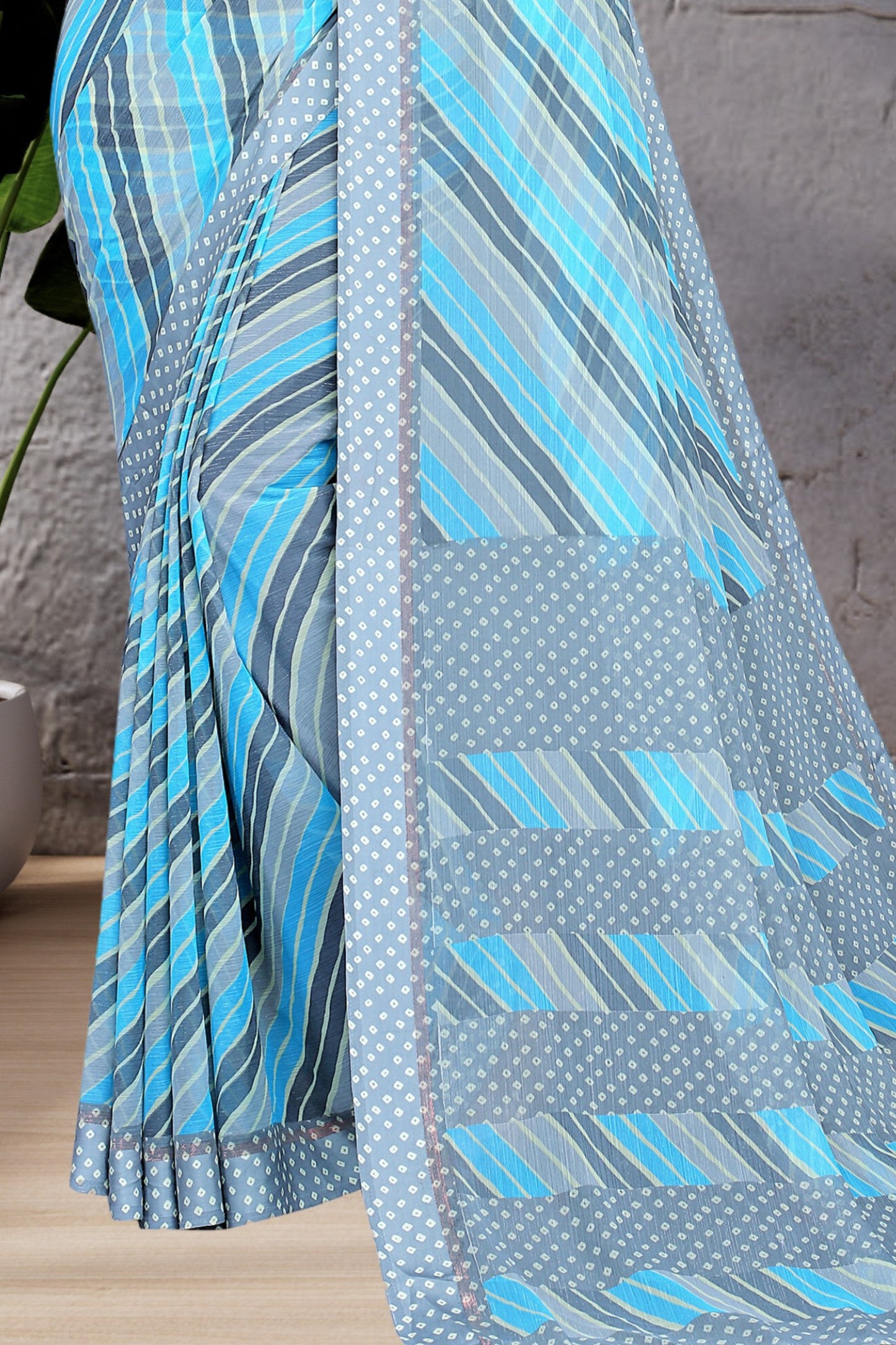 Bollywood Geometric printed chiffon satin border saree